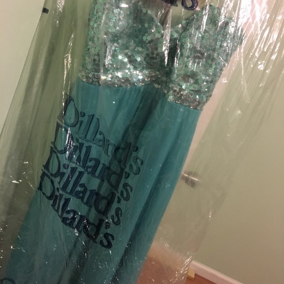 Prom Dress - Picture 4 of 4